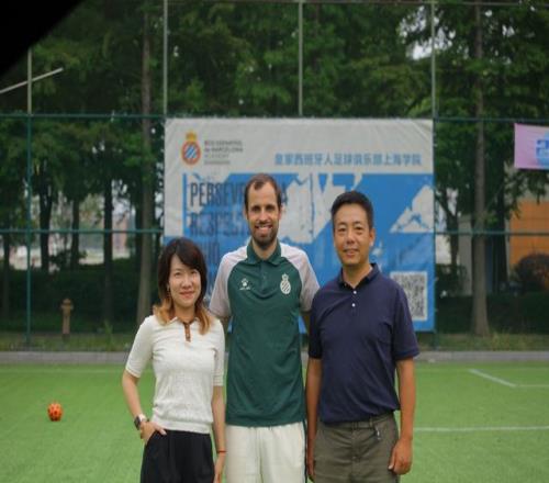 B费帽子戏法+长传助攻，曼联52升班马夺首胜，独享英超历史第一